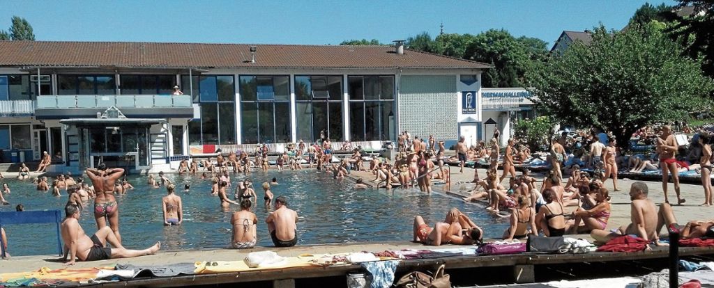 STUTTGART-OST:  Das Mineralbad Berg öffnet dieses Wochenende zum letzten Mal vor der Sanierung seine Tore für die Badegäste: Zum Abschied singt noch einmal Rudi Schurike