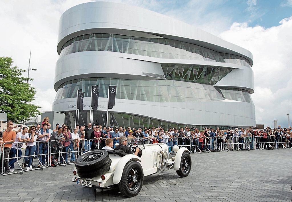 Mercedes-Benz-Museum knüpft an erfolgreiche Anfangszeiten an - Immer mehr Gäste aus dem Ausland: Mehr als 800 000 Besucher im Jubiläumsjahr