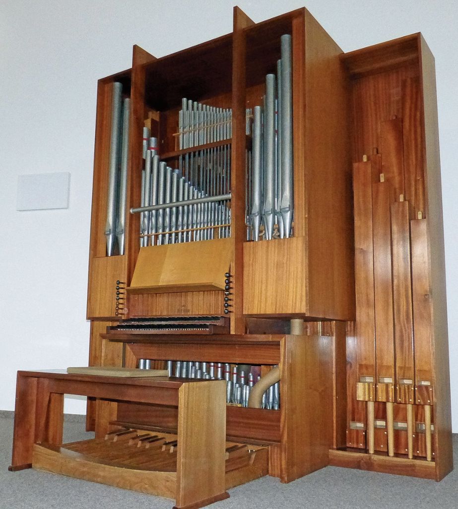HEDELFINGEN: Neue Rieger-Orgel in der katholischen Gemeinde - Offizielle Weihe am Sonntag: In St. Markus spielt die Musik