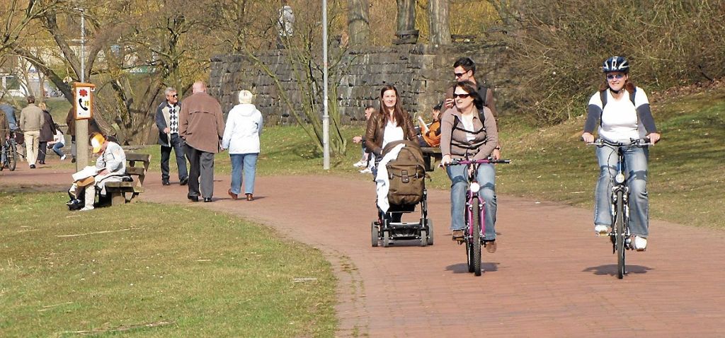 HOFEN:  Stadt prüft alternative Radverkehrsführung über Hofener und Wagrainstraße: Freizeitverkehr am Max-Eyth-See entzerren