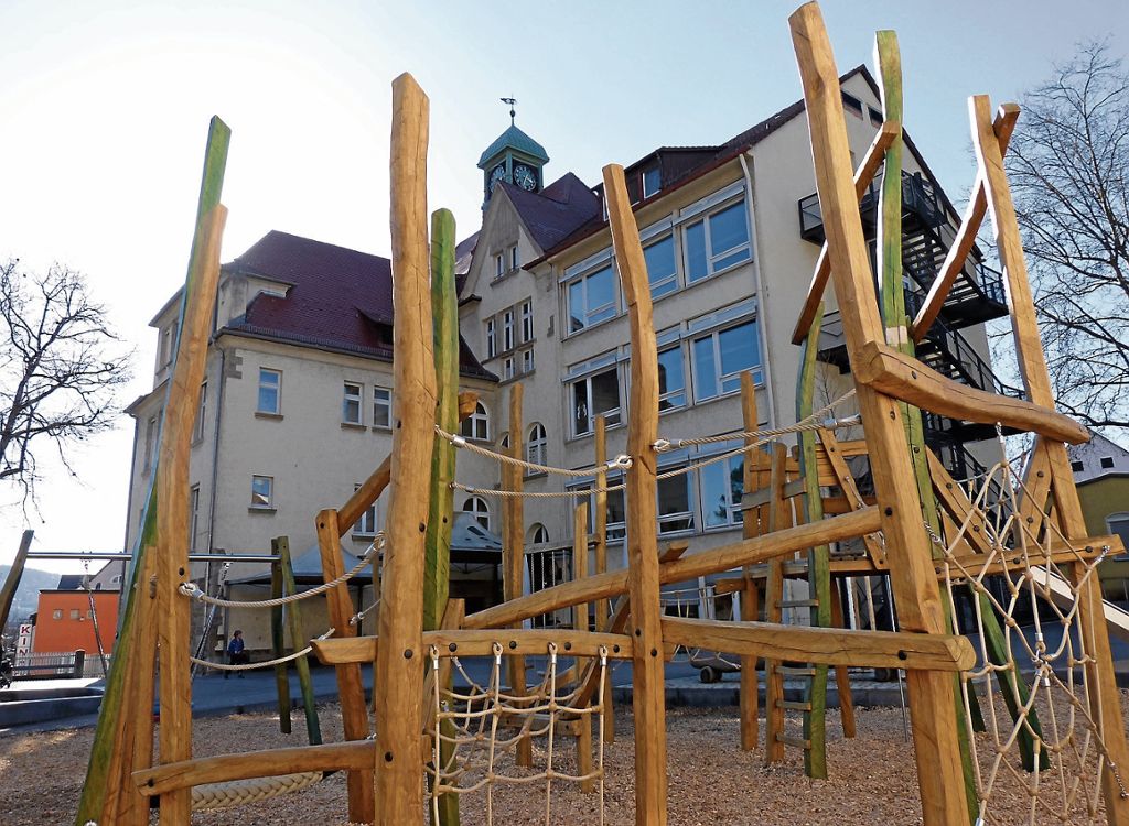 OBERTüRKHEIM: 2,5 Millionen Euro für Umbau der Grundschule Obertürkheim - Ideale Voraussetzungen für Ganztagesbetrieb: Neue Mensa als Schmuckstück