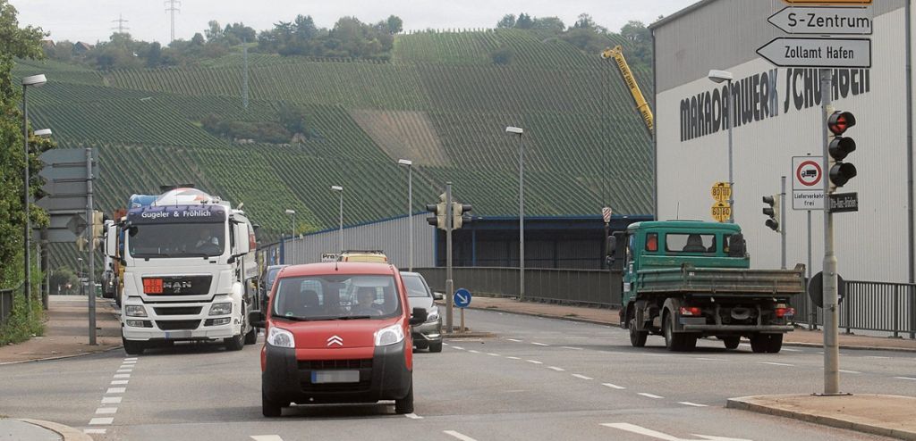 WANGEN:  Weniger Unfallhäufungsstellen im Stadtbezirk - Otto-Konz-Brücken/Am Westkai weiterhin gefährlich: Unübersichtliche Hafenkreuzung