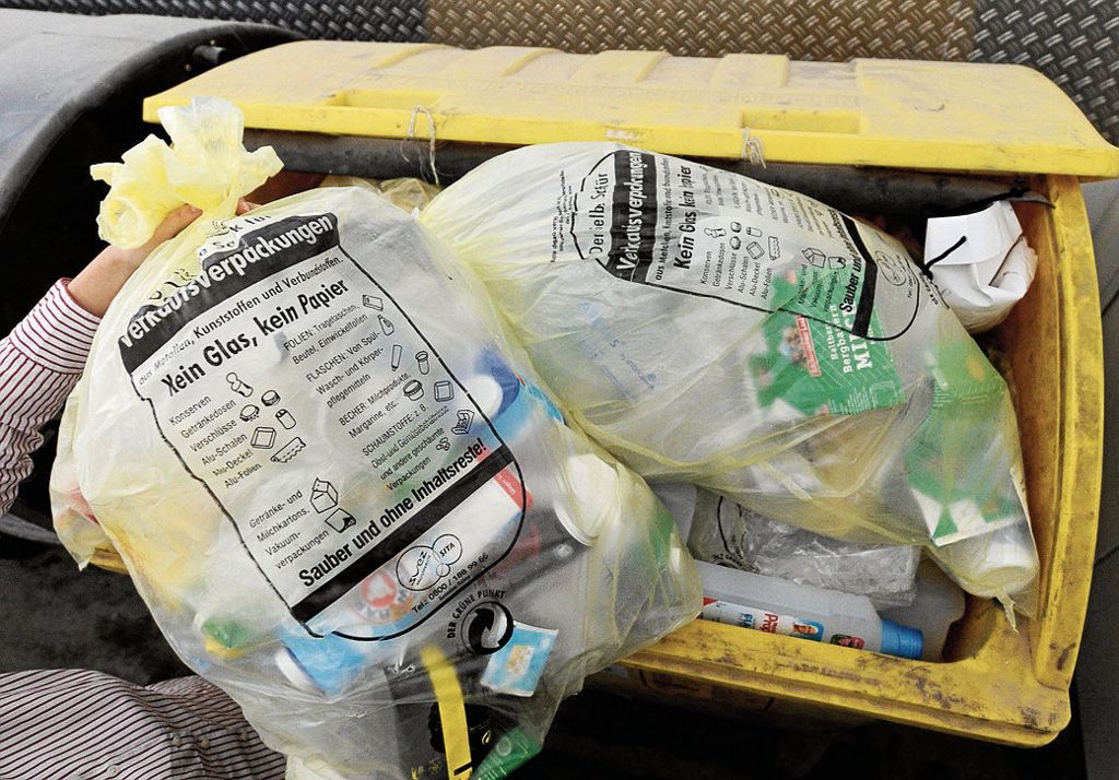 BAD CANNSTATT:  Nur 56 Prozent des Inhalts der Gelben Säcke werden recycelt: Verpackungsmüll: Verbrannt statt verwertet