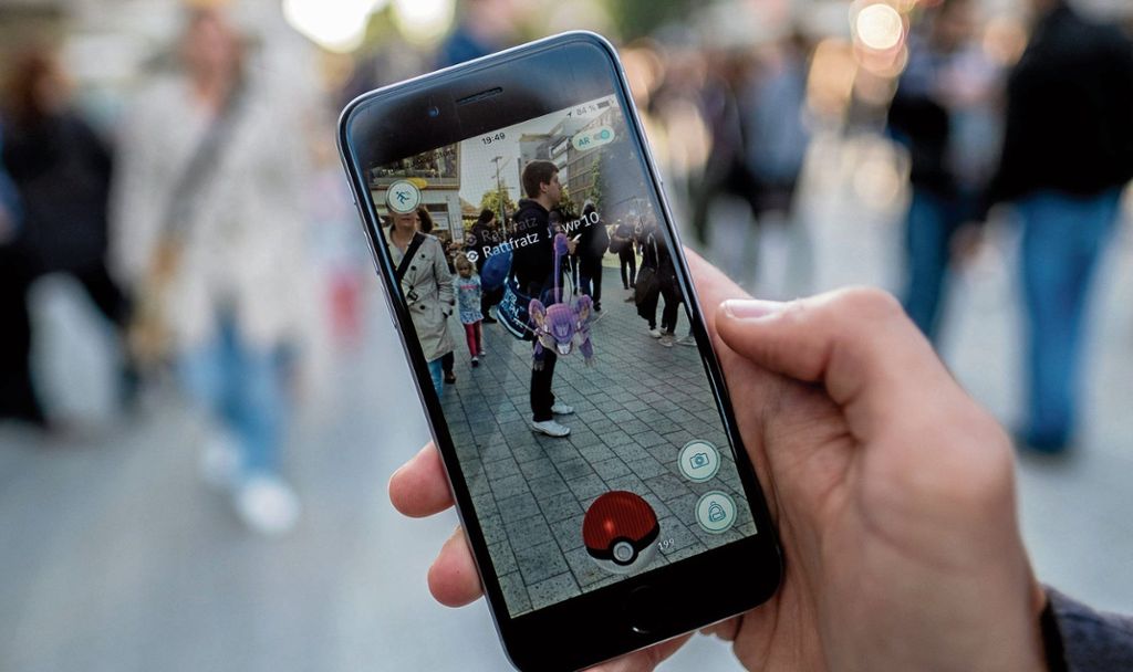 UNTERTüRKHEIM:  Autoclubs, Polizei und Verkehrsbetriebe warnen vor erhöhtem Unfallrisiko wegen Smartphone-Spiel „Pokémon go“: Monsterjagd eine Gefahr im Straßenverkehr