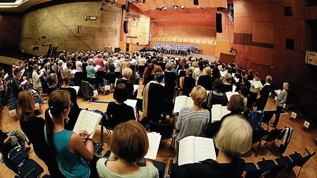 Heute wird in Hamburg die Elbphilharmonie eröffnet - Auch die viel gerühmte Kulturstadt im Südwesten bräuchte dringend ein neues Konzerthaus: Und Stuttgart?