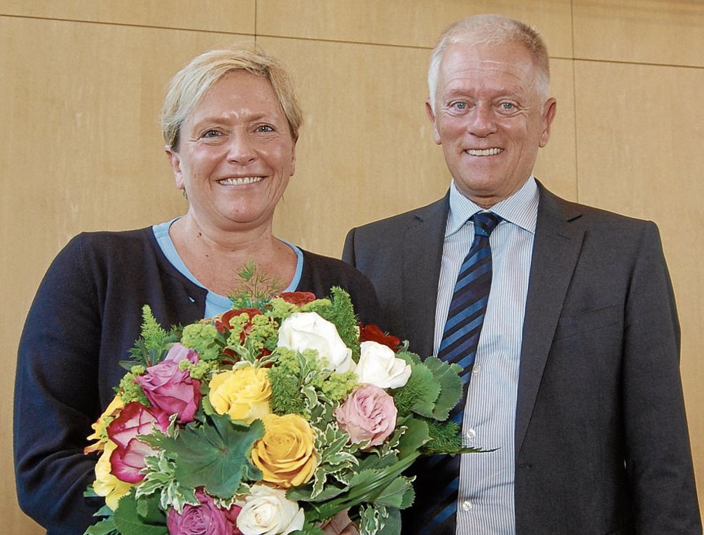 OB Fritz Kuhn verabschiedet Bürgermeisterin Susanne Eisenmann: Lob für moderne Schulpolitik