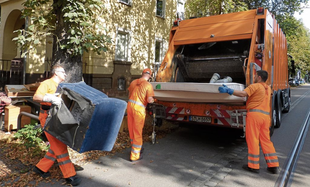 BAD CANNSTATT:   Abfallwirtschaft Stuttgart sammelte im vergangenen Jahr 362 Tonnen: Immer mehr illegaler Sperrmüll