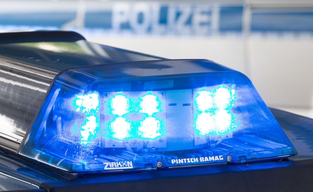 Die Bombendrohung in Heilbronn weckt erneut Terror-Assoziationen. Kurze Zeit später gibt die Polizei jedoch Entwarnung. Die Fahndung nach dem anonymen Anrufer läuft, gestaltet sich aber schwierig.: Schwierige Fahndung nach Bombendrohung 