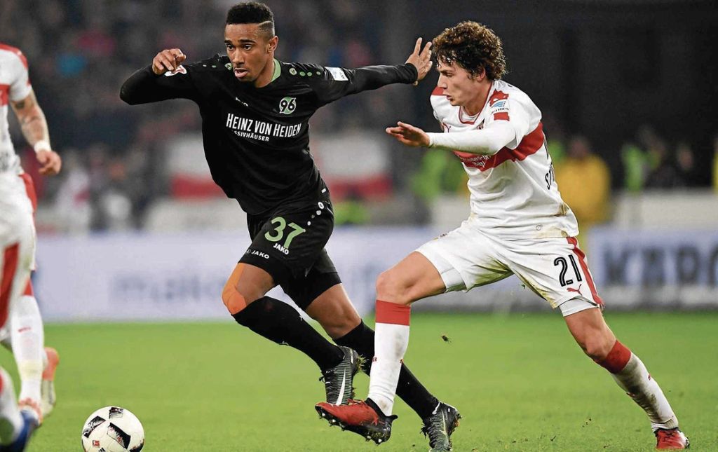 Stuttgart kann mit einem Sieg im Spitzenspiel der 2. Bundesliga den Aufstieg klarmachen, Hannover kann sich eine Niederlage nicht leisten: Der Druck beim VfB ist groß, bei 96 größer