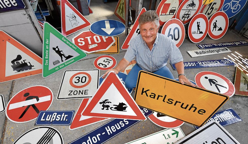 Die Stadt Karlsruhe verkauft alte Verkehrsschilder auf einem Flohmarkt - Der Erlös kommt Kindergärten zugute: Schilder sammeln für einen guten Zweck
