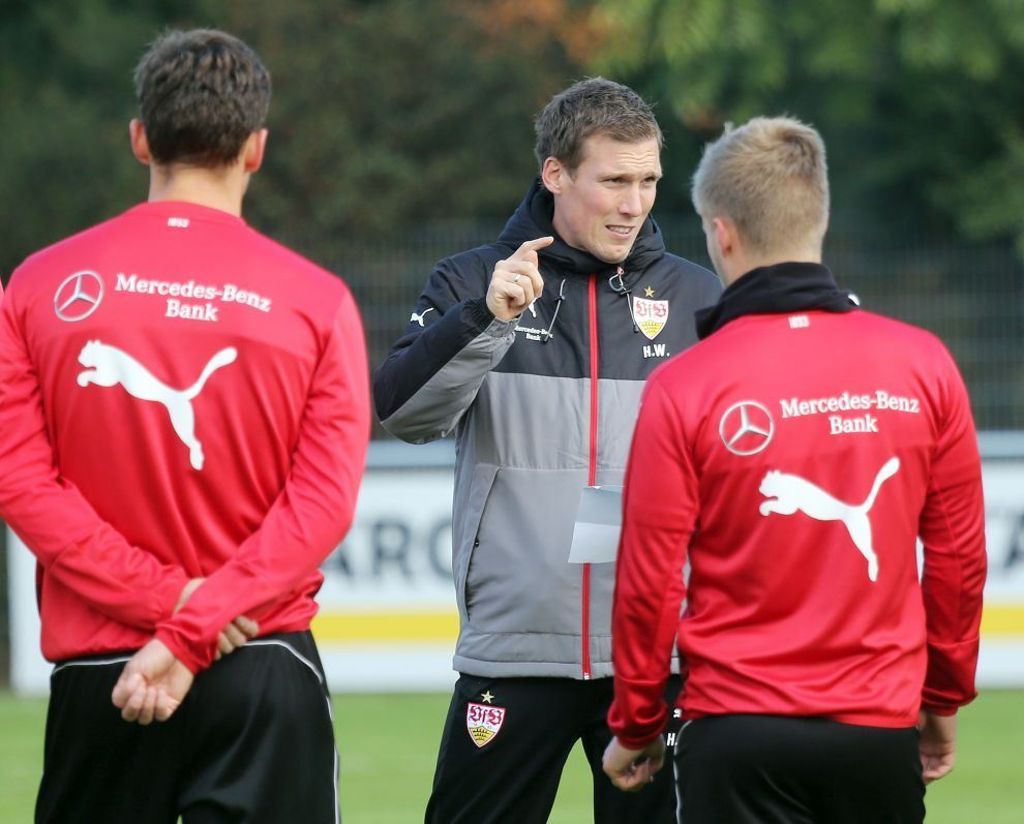 VfB-Trainer Wolf warnt vor zu hohen Erwartungen in Dresden: Pause mit intensiven Gesprächen