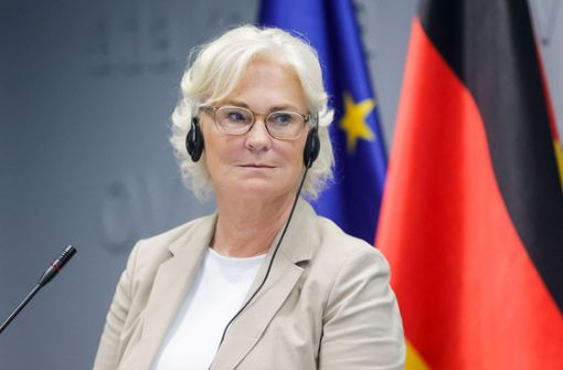 Bundesverteidigungsministerin Christine Lambrecht hat sich zu der Kritik geäußert. (Archivbild) Foto: AFP/ARMEND NIMANI