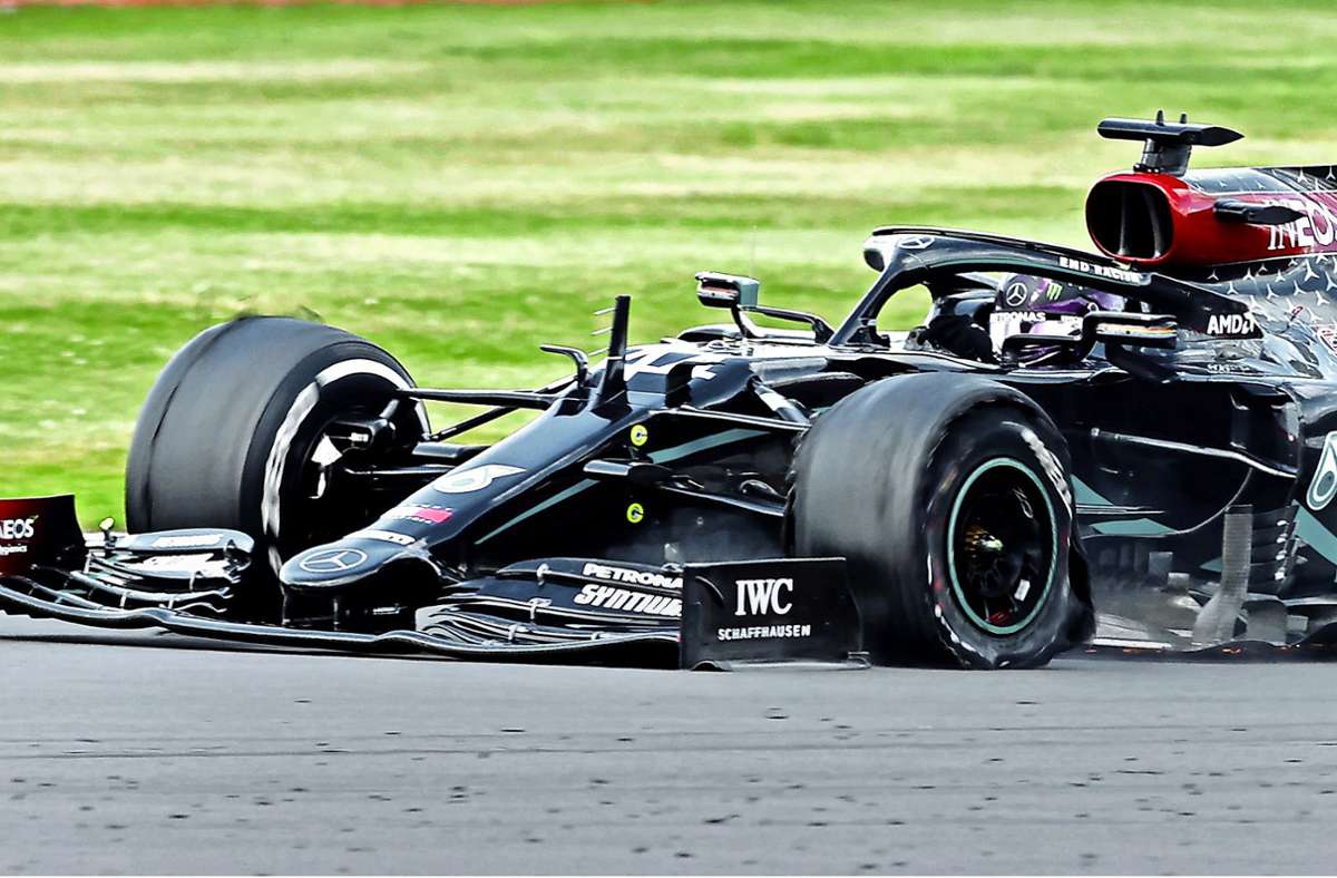 Mercedes-Pilot siegt im Formel-1-Rennen in Silverstone: Selbst ein Plattfuß kann Lewis Hamilton nicht stoppen