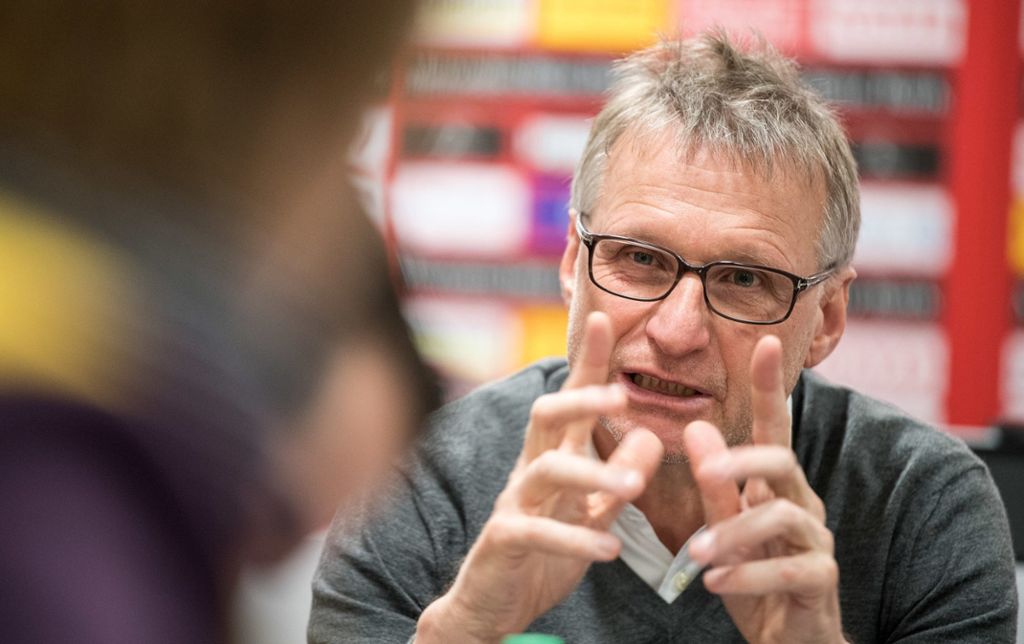 Der 61-Jährige über seine Erwartungen an die Rückrunde: VfB Stuttgart: Michael Reschke spricht Klartext