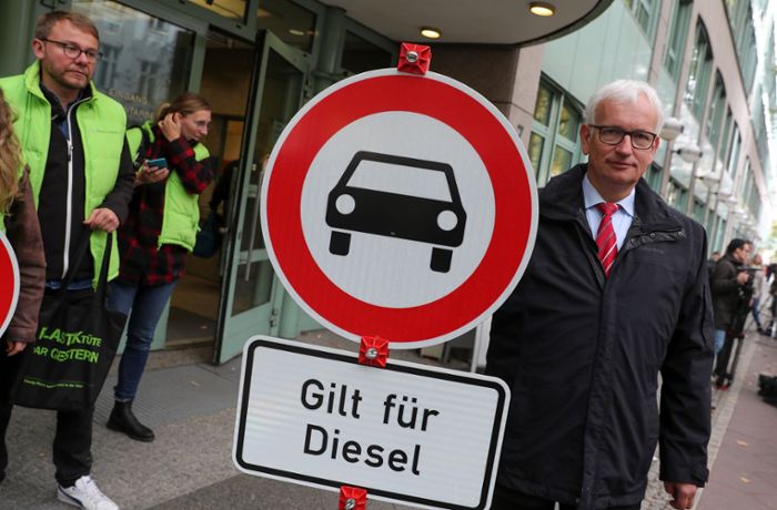 Euro-5-Diesel in Stuttgart: Umwelthilfe droht mit neuer Fahrverbotsklage