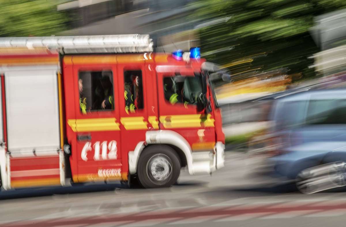 Feuer in Murrhardter Innenstadt: Auto gerät am Marktplatz in Brand