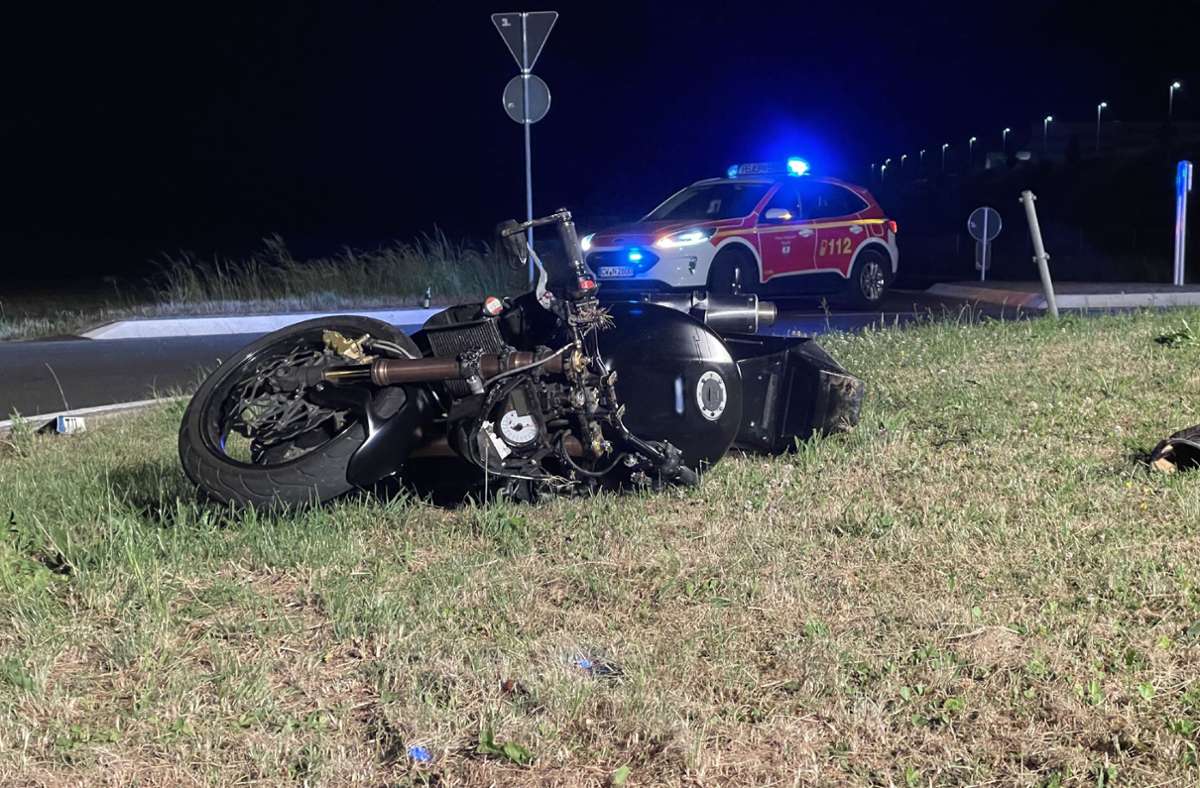 Nagold: Motorradfahrer stirbt bei Unfall an Verkehrsinsel