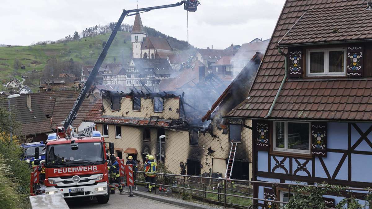 Großbrand in Gernsbach: Untersuchungen bestätigen: Drei Kinder tot