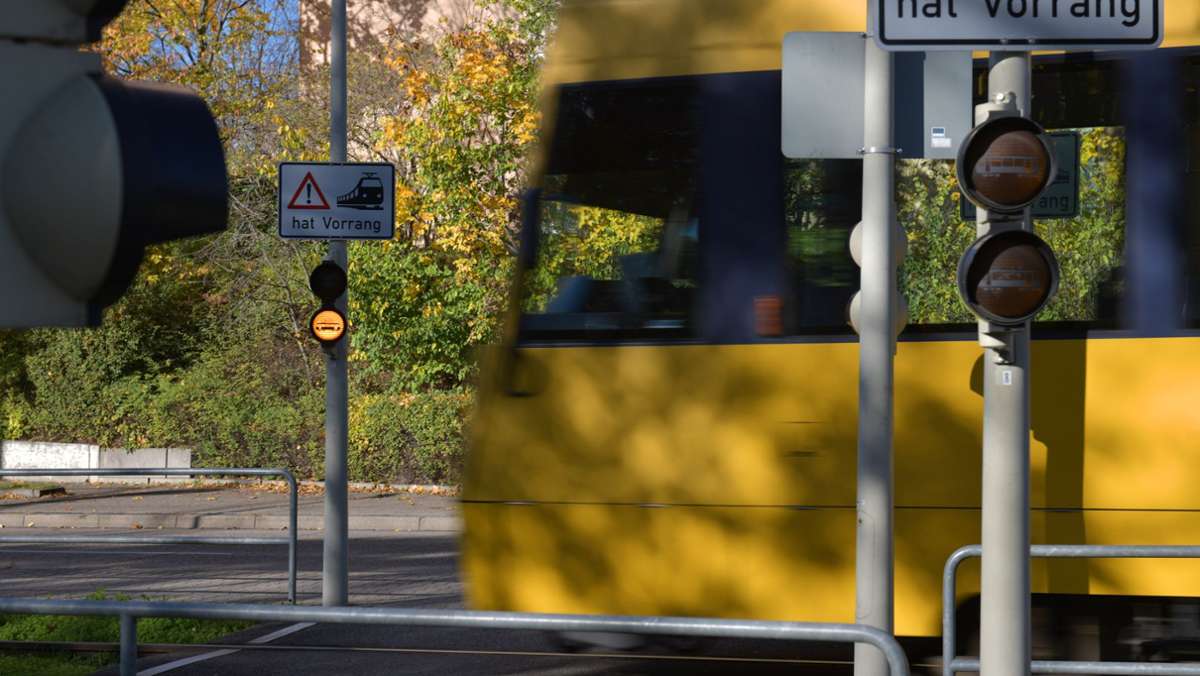 Stadtbahn in Stuttgart: Warum gibt es noch Überwege ohne Blinklicht?
