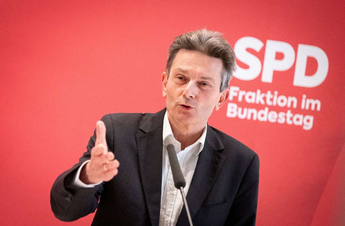 Die SPD und der Drohnen-Streit: Warum die SPD unter Mützenich außenpolitisch nach links rückt
