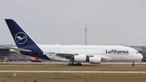 Größtes Passagierflugzeug der Welt landet in Stuttgart