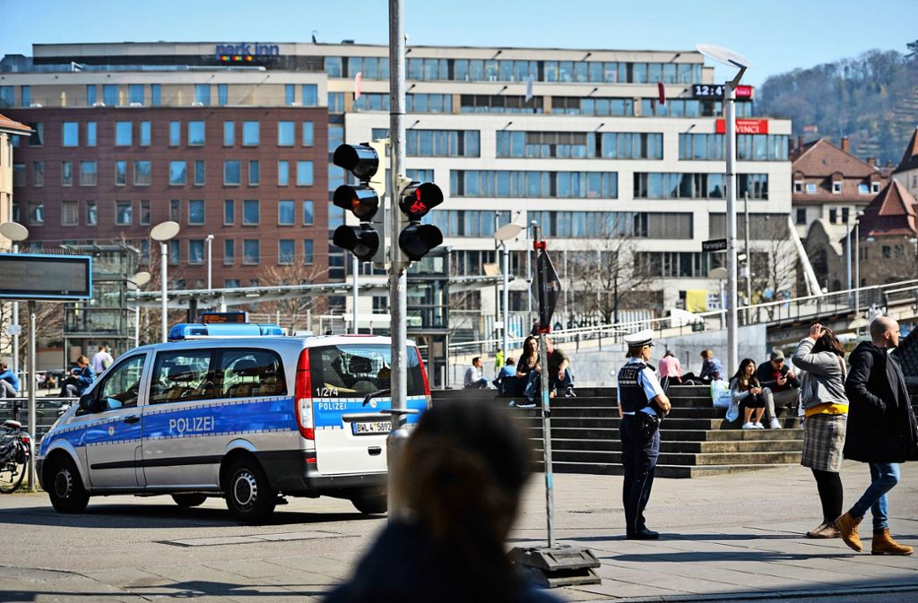 Coronavirus in Stuttgart: Die Polizei sorgt für leere Parks und Plätze