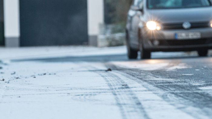 Eisschicht auf den Straßen –  wo es besonders gefährlich ist