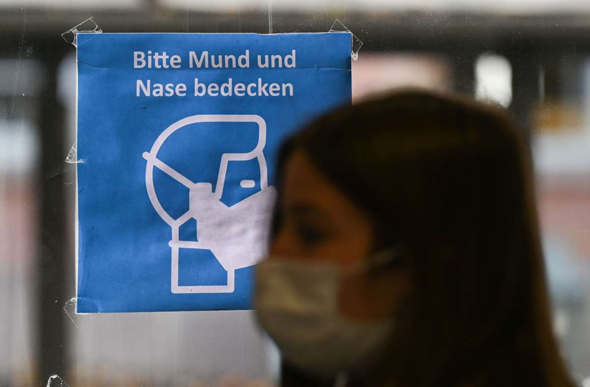 Polizeieinsatz in Stuttgart: Macht eine Maske Spaziergänger  verdächtig?