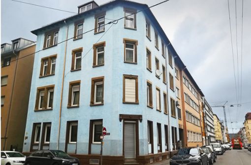 In einem unscheinbaren hellblauen Eckhaus im    Stuttgarter Stadtteil Stöckach inmitten einer Wohnsiedlung sitzt  der „Türkische Nationale Kulturverein“. Foto: / Erdem Gökalp