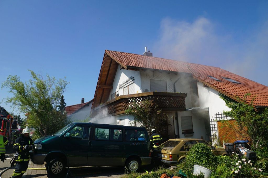 16.8.2018: In Wäschenbeuren (Landkreis Göppingen) hat der Keller eines Wohnhauses Feuer gefangen. Das Haus ist durch den Brand vorerst unbewohnbar.