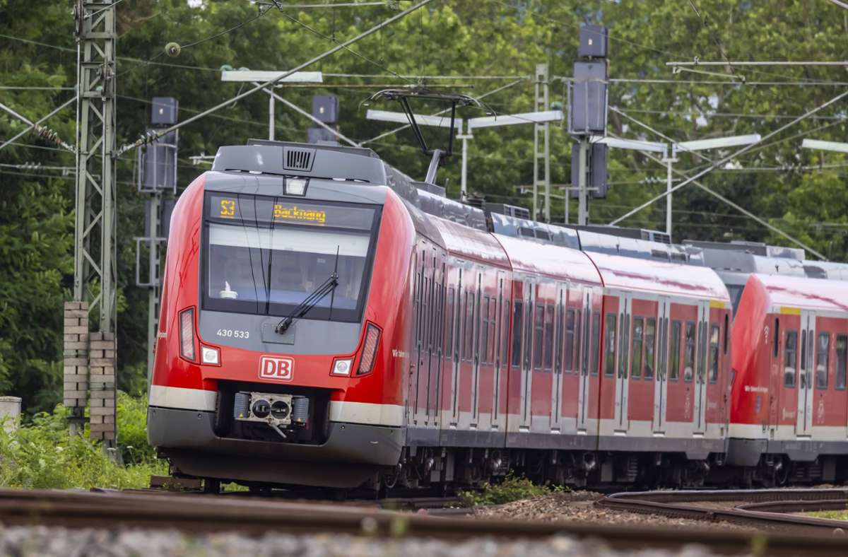 S-Bahn-Unfall in Waiblingen: Jugendlicher schläft im Gleisbett und wird verletzt
