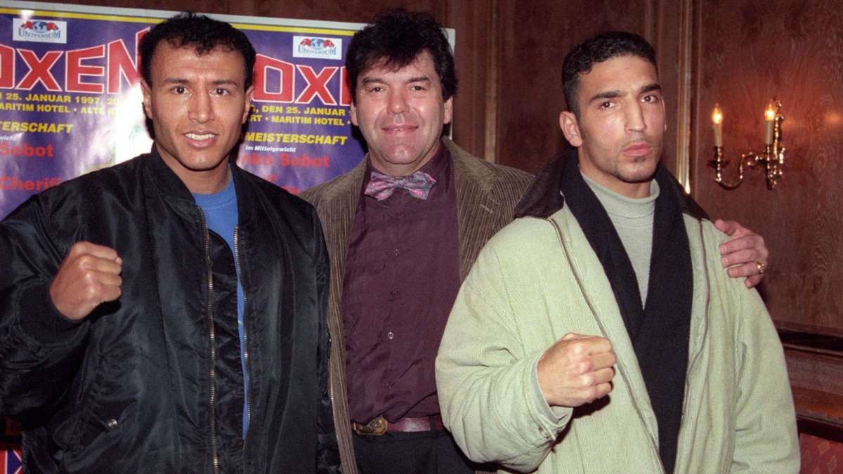Firat Arslan (re.) vor seinem ersten Profikampf 1997. In unserer Bildergalerie blicken wir auf die Karriere des Boxers.