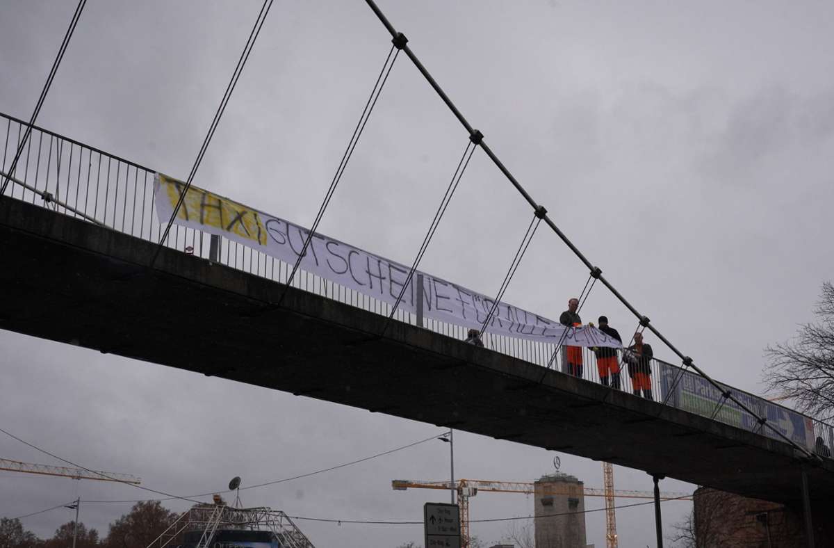 Protest an der Bundesstraße: Transparente abgehängt