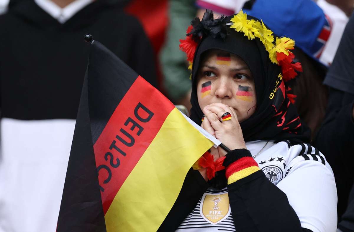 Deutsche EM-Pleite gegen England: Brite startet Spendenkampagne für weinendes deutsches Fußball-Mädchen