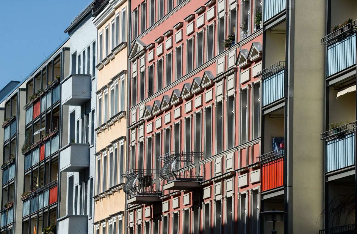 Corona-Infektionen in Berlin: Wohnhaus wegen 54 Corona-Fällen unter Quarantäne gestellt