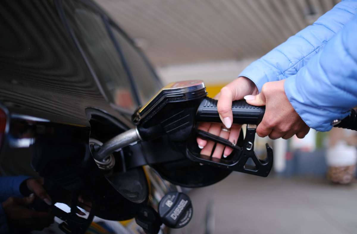 Ölpreis sinkt - warum sinkt der Benzinpreis nicht?