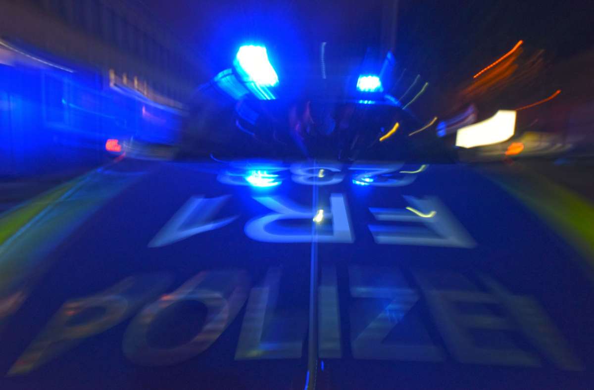 Unfall in Stuttgart-Zuffenhausen: Radfahrer bei Zusammenstoß schwer verletzt