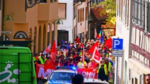 Große Maidemo in Sindelfingen: Mehr als 500 Teilnehmer folgen dem Ruf der Gewerkschaften