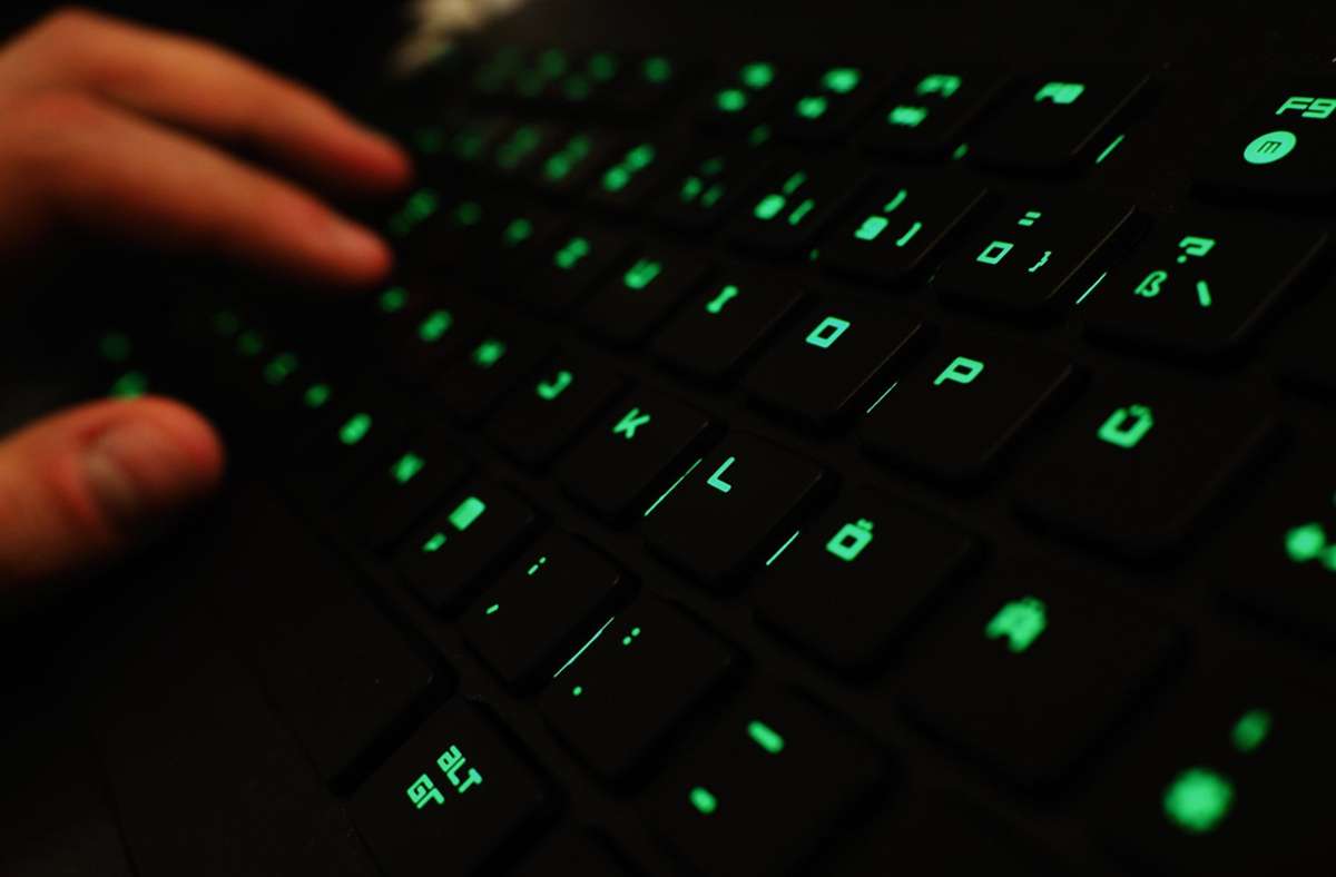 Unbekannte haben einen FBI-Server gehackt, um Spam-Mails zu verschicken (Symbolfoto). Foto: dpa/Nicolas Armer