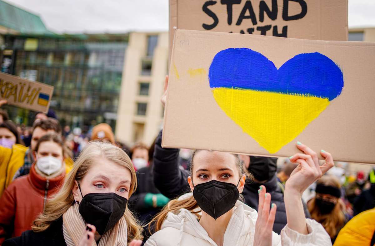 Demo gegen Krieg in der Ukraine: Politische Jugend demonstriert gemeinsam in Stuttgart