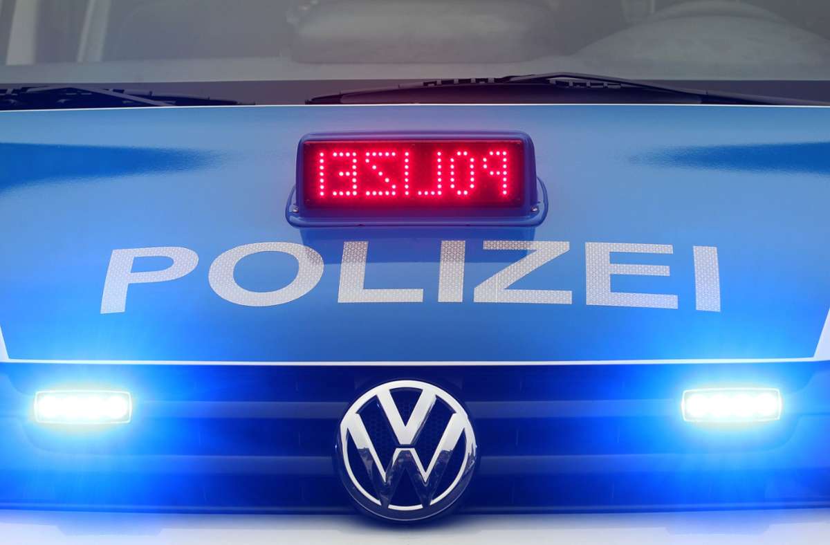 Vorfall in Bad Cannstatt: Jugendliche flüchten in gestohlenem Auto vor Polizei