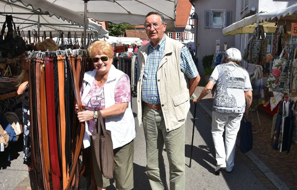 Traditionsreicher Krämermarkt lädt zum Bummeln ein: Hedelfinger Krämermarkt lockt Besucher an