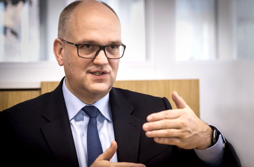LBBW-Chef Rainer Neske: „Die Anzahl der Bankfilialen geht zurück“