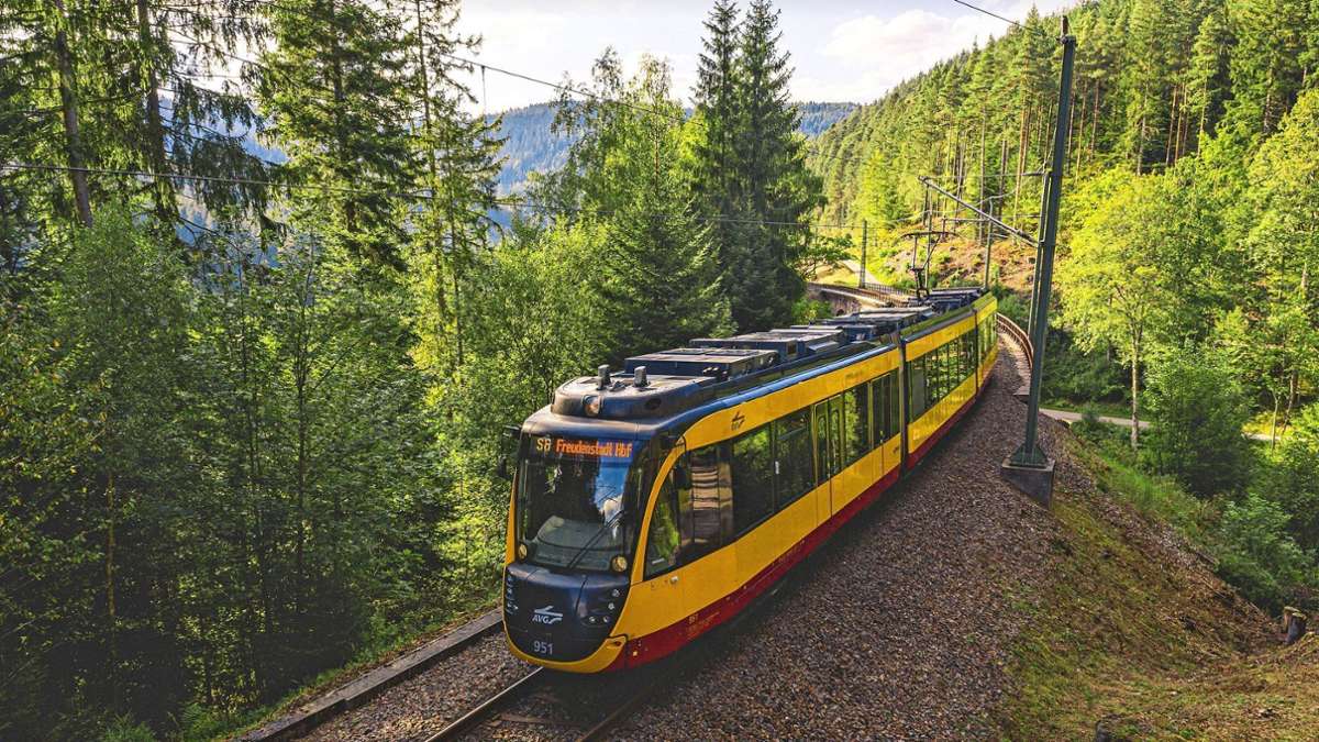 Bischweier im Kreis Rastatt: Verdächtiger Gegenstand auf Gleis - Murgtalbahn gesperrt