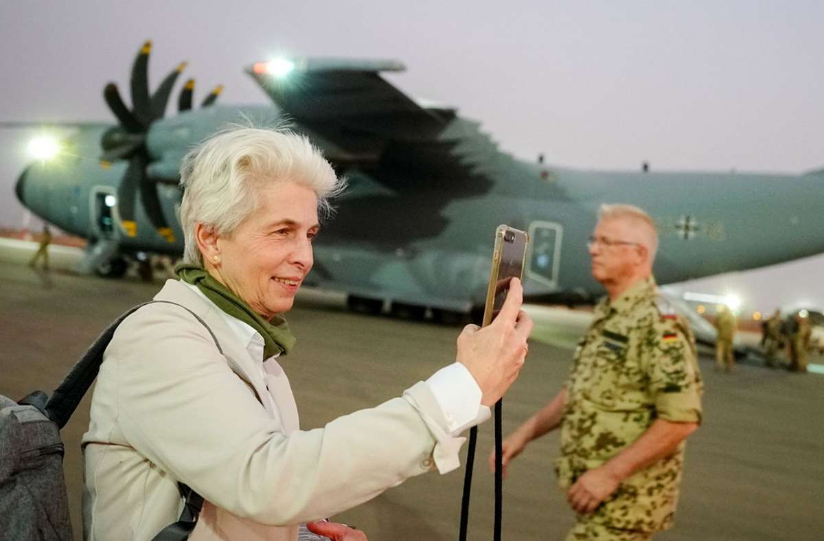 Die Verteidigungsausschussvorsitzende hat kürzlich Ministerin  Lambrecht nach Mali und Niger begleitet – Hauptthema der Koalition ist jedoch die Ukraine. Foto: dpa/Kay Nietfeld