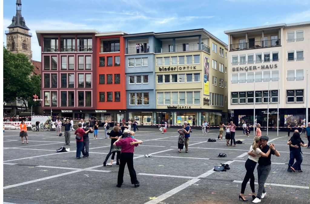 Stuttgart: Tangotänzer protestieren auf dem   Marktplatz