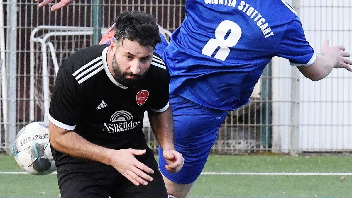 Fußball-Bezirksliga Stuttgart: Tritte gegen Schiedsrichter – erste Sperren  für drei Türkspor-Spieler