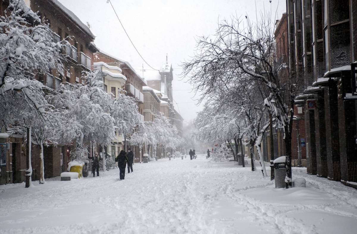 Schneemassen in Spanien: Video zeigt bezaubernden Winterspaziergang