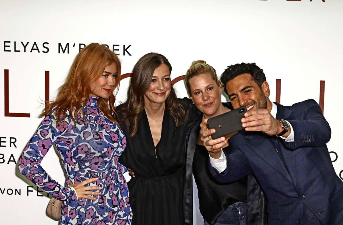 Anika Decker (2. v. re.) 2019 bei der Premiere des Films „Der Fall Collini“ mit Palina Rojinski, Alexandra Maria Lara und Elyas M’Barek (v. li.)
