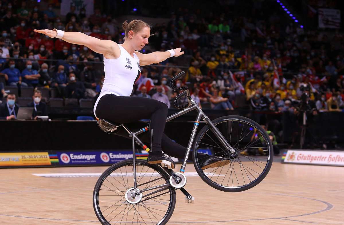 WM im Hallenradsport: Milena Slupina bleibt die Kunstrad-Königin